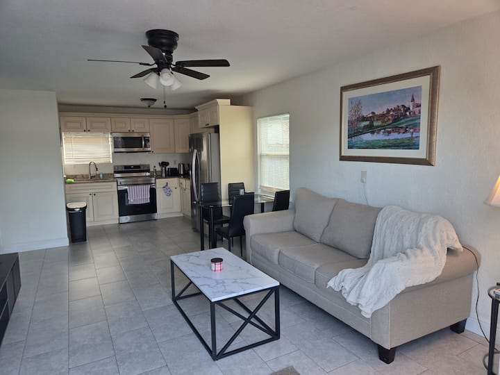 Cozy 1 Bedroom Condo 10 Min To The Ocean King Bed! - 웨스트팜비치