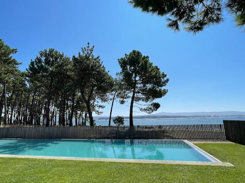 Beautiful apartment on the beach of Illa de Arousa