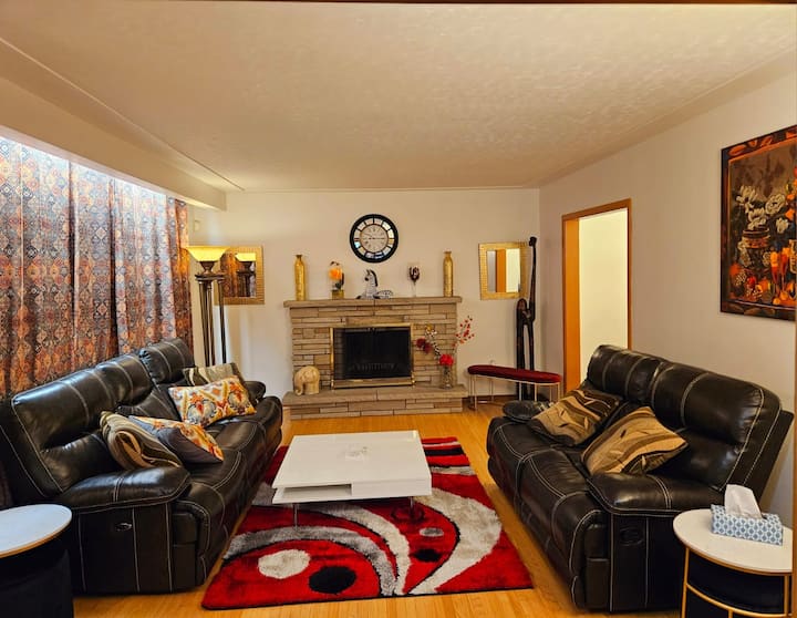 Family Home With 3bd & A Large Backyard - London, ON, Canada