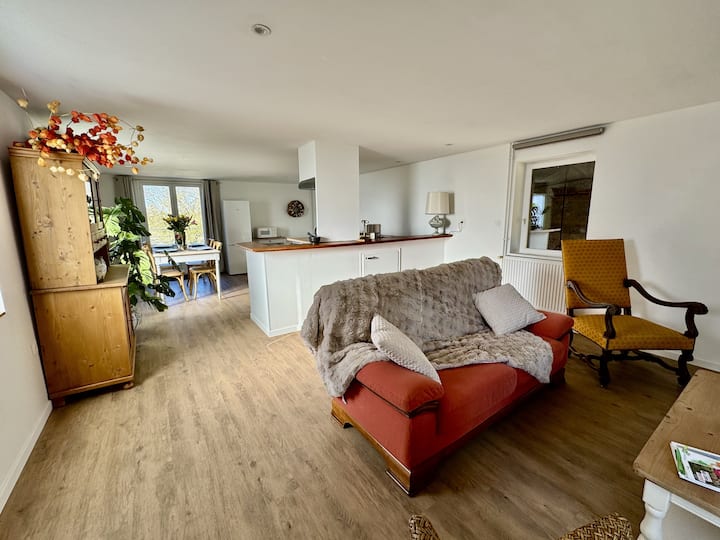 La Maison Sous La Grange à La Campagne - Merville