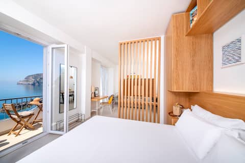 La Perla Nera Sant'Angelo Sea View Apartment