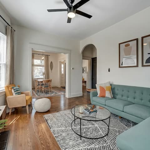 Top performing Airbnb: Walk Everywhere-Large Deck-Fire pit-10 min 2 DT in Oakley