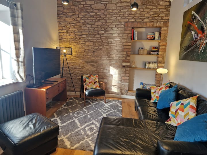 Spacious Rural Two Bedroom Cottage With A Hot Tub - Ledbury