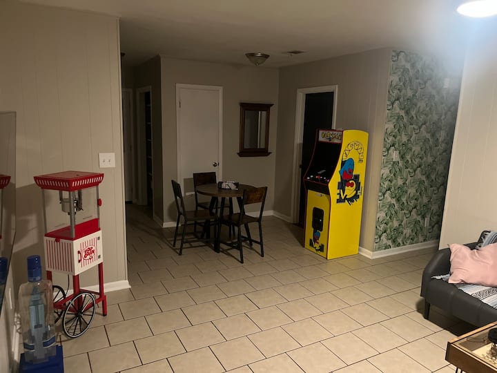 Pac-man Stay - Pensacola, FL