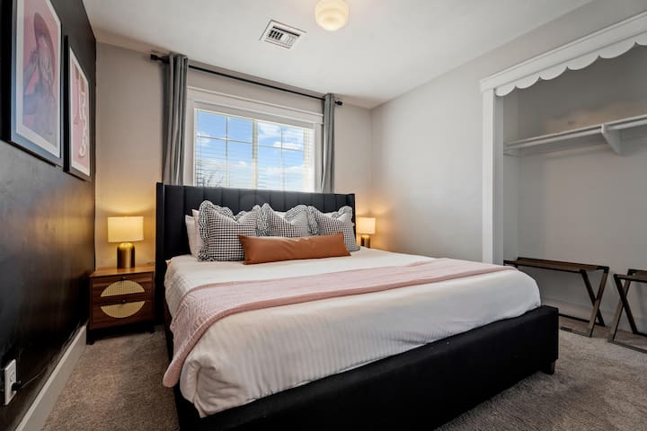 Comfy king bed and closet
