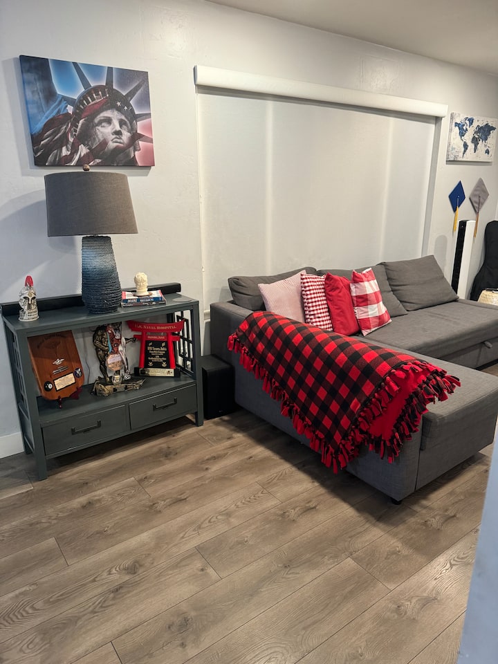 Cozy Retreat: Downtown, Airport, Beach W/in 15 Min - San Diego, CA