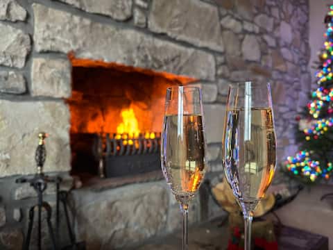 Stunning Beachfront, 4 Bedrooms, Panoramic Seaview