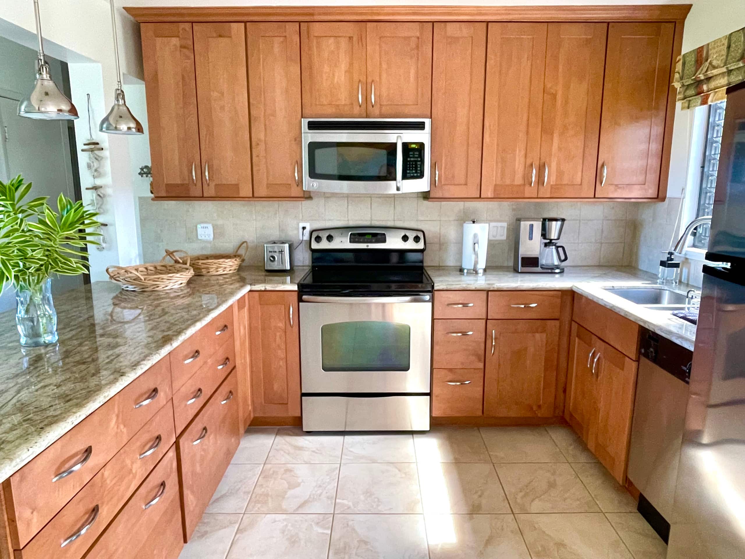 Lovely 1 Bedroom Condo with Garden and Ocean Views - Photo 10