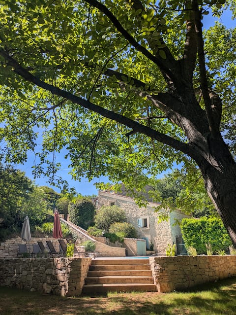 3 gites in the heart of a Provencal property