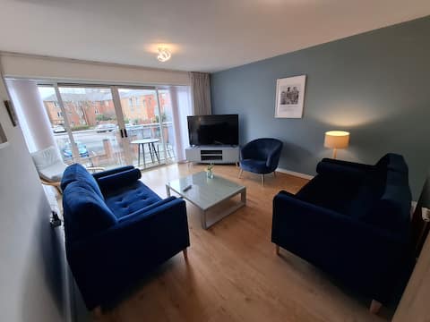 Popular Airbnb listing: Hulme House. 10 min to Castlefield & Deansgate. in Hulme
