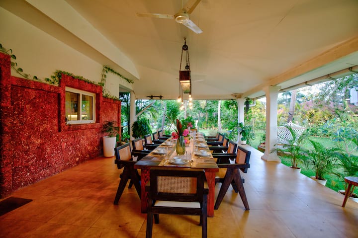 Dining area image 1