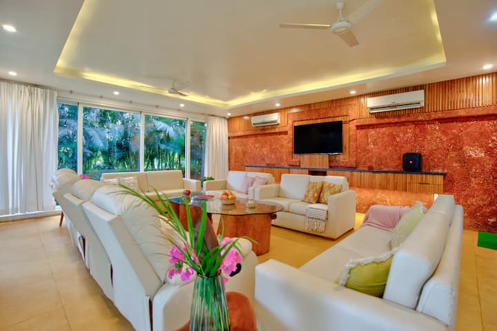 Living room image 3
