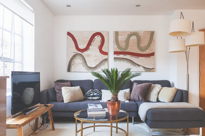 Huge Loft next to Baker Street for 6 guests