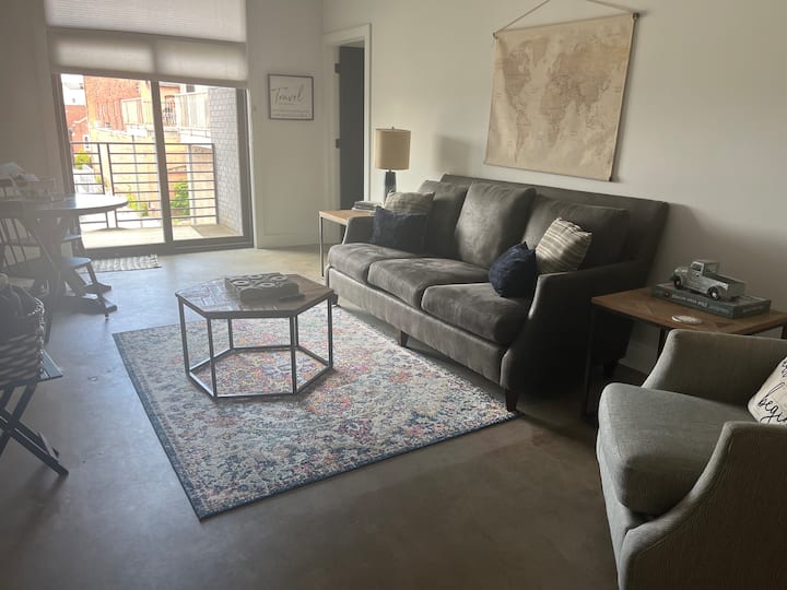 Top Tier Tranquility - Downtown Lux Living 2br - Bowling Green, KY