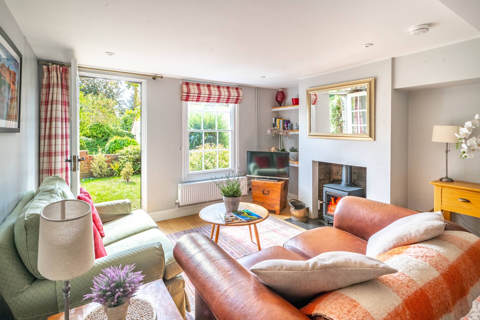 Adorable cottage with a log burner in heavenly village - Constable Lodge