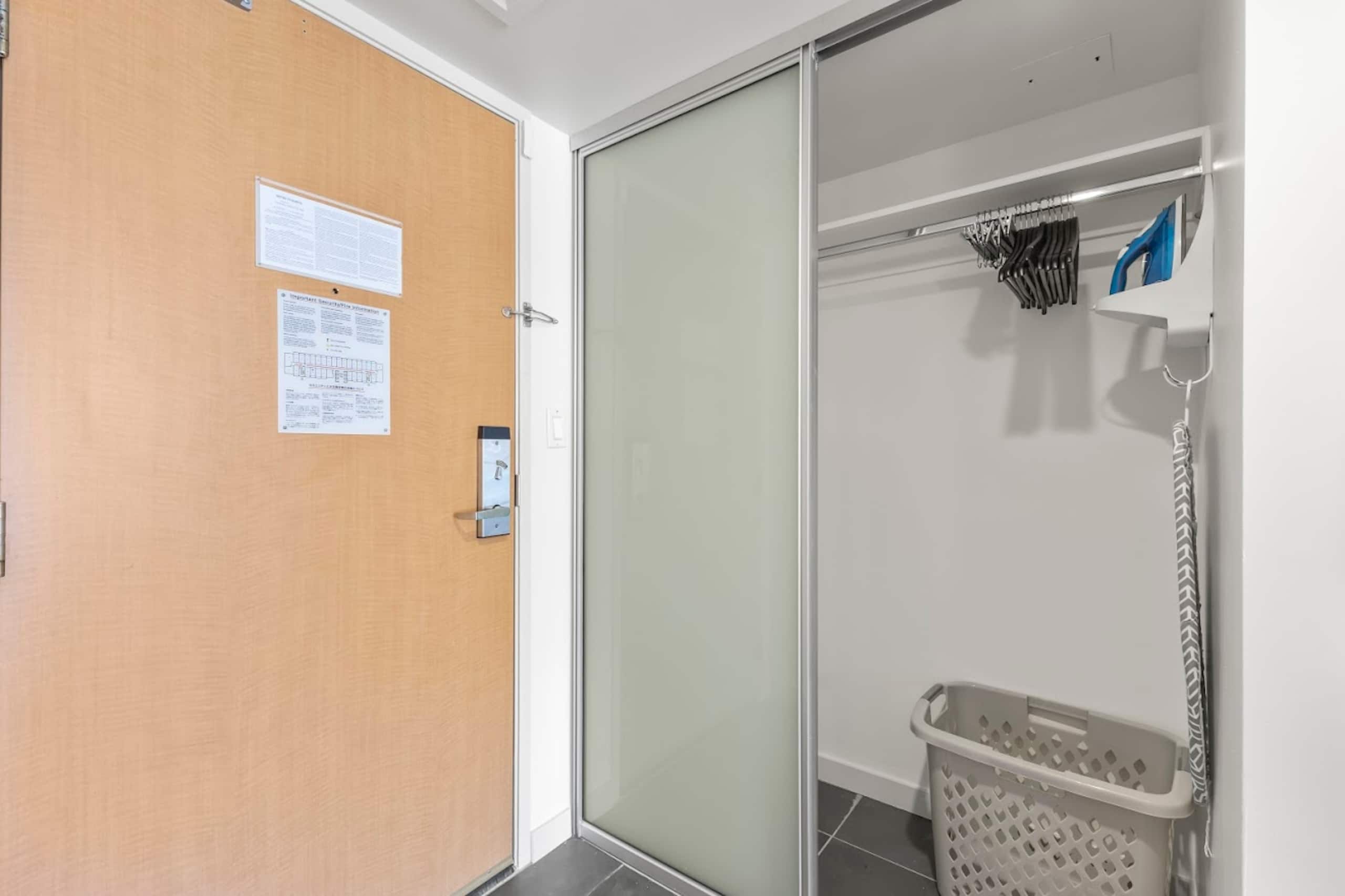 Condo in Honolulu · ★4.93 · Studio · 2 beds · 1 private bath - Image 14