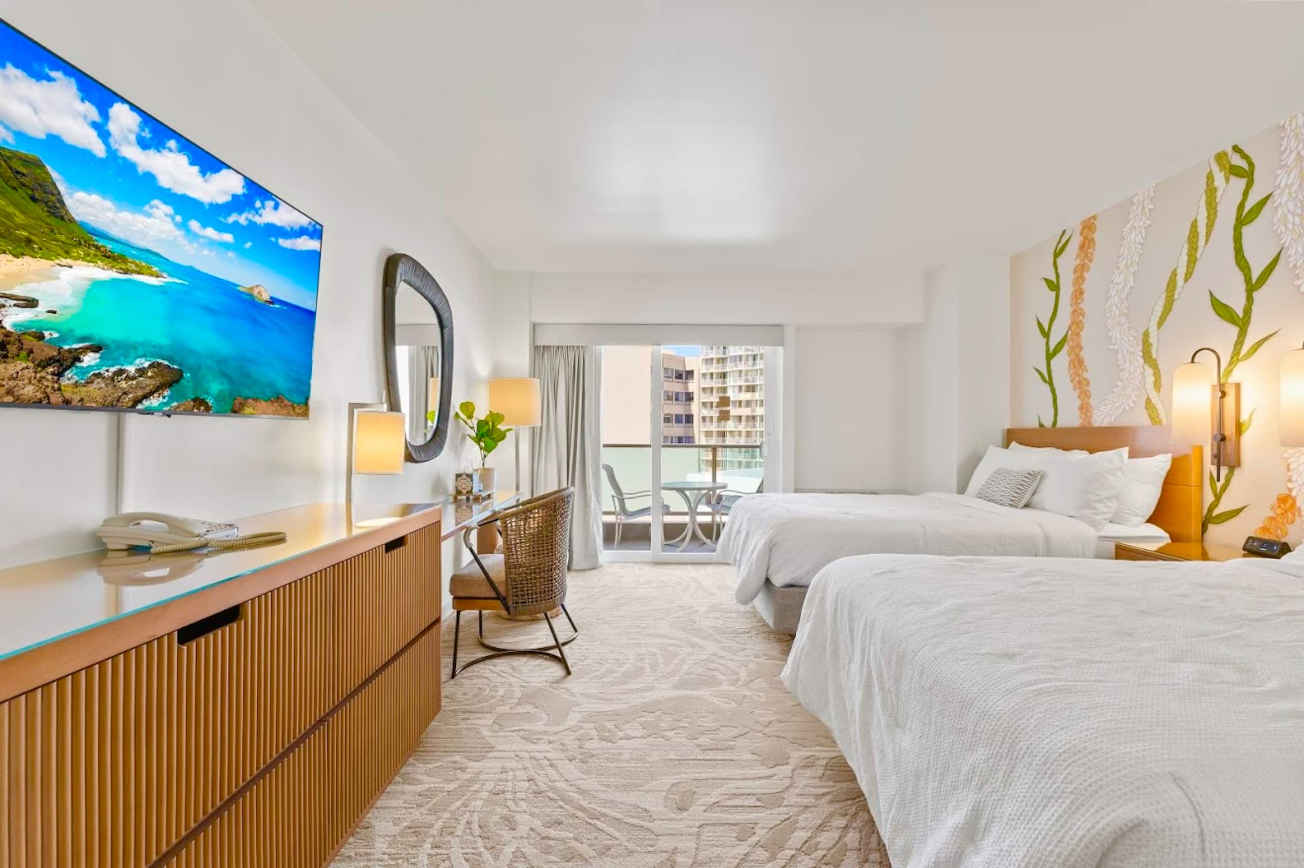 Condo in Honolulu · ★4.93 · Studio · 2 beds · 1 private bath - Image 4