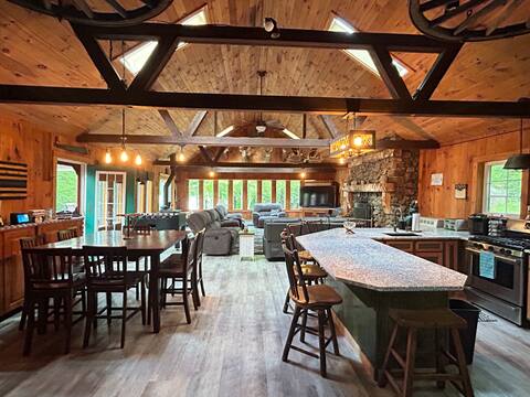 Lakehouse for 16! Lakeside retreat in Embden