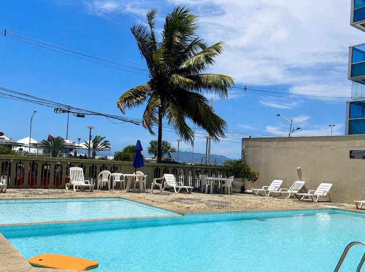 Apto Grande C/ Piscina Na Orla Do Forte! - Cabo Frio