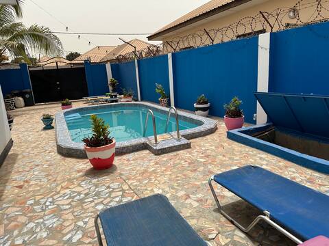 Kololi Holiday apartment with pool, 3 bedrooms