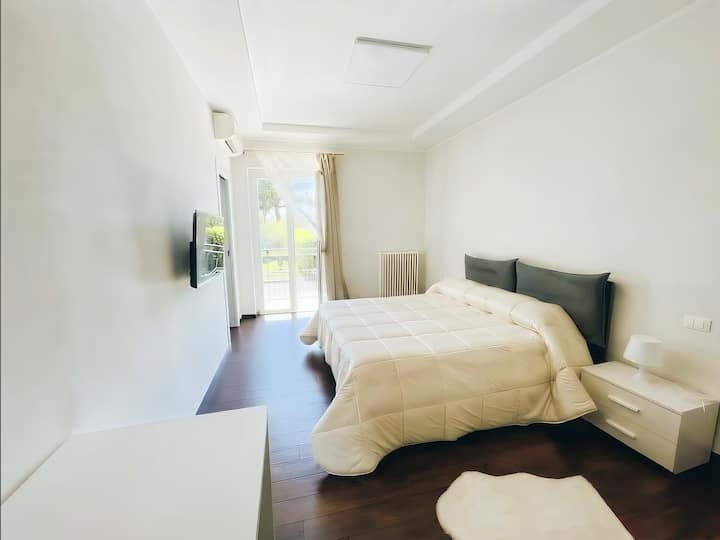 Appartamento Ampio Indipendente Con Vista Giardino - Vico Equense