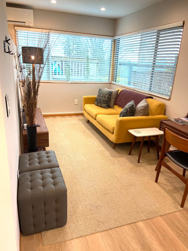 Modern 1 Bedroom/1 Bath Apartment In Rainier Beach - Seattle, WA