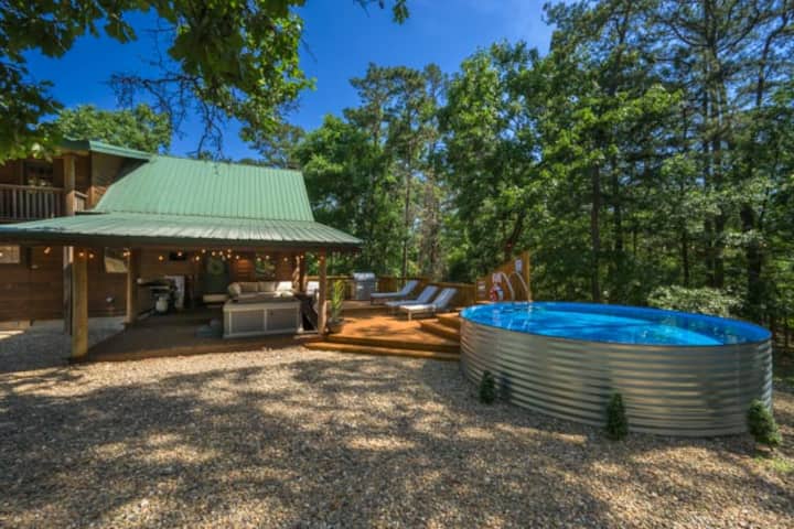 New Pool Cabin / Casita/ Hot Tub/ Play Set Area - Broken Bow, OK