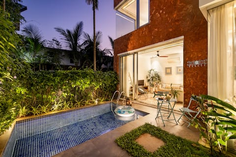 Chic 2BHK Pvt Pool Villa|Caretaker|Nr Anjuna Beach