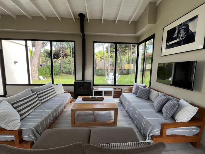 Espectacular Casa En El Bosque Y Cerca Del Mar - Pinamar