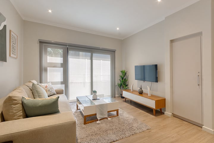 Duchesst Comfort
Back-up Power, Wi-fi & Netflix - Johannesburg