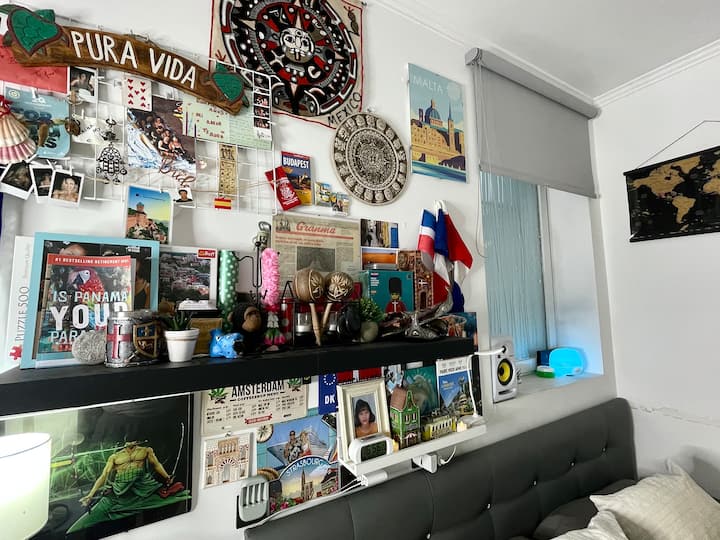 Habitación Cama Enorme, Baño Privado Y En Centro - Madrid