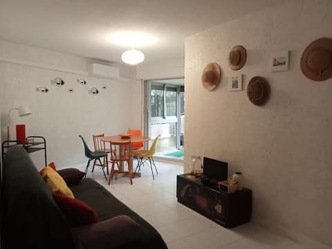 Annonce Airbnb populaire: Sète. T2 with garden, secure residence. Parking à Sète