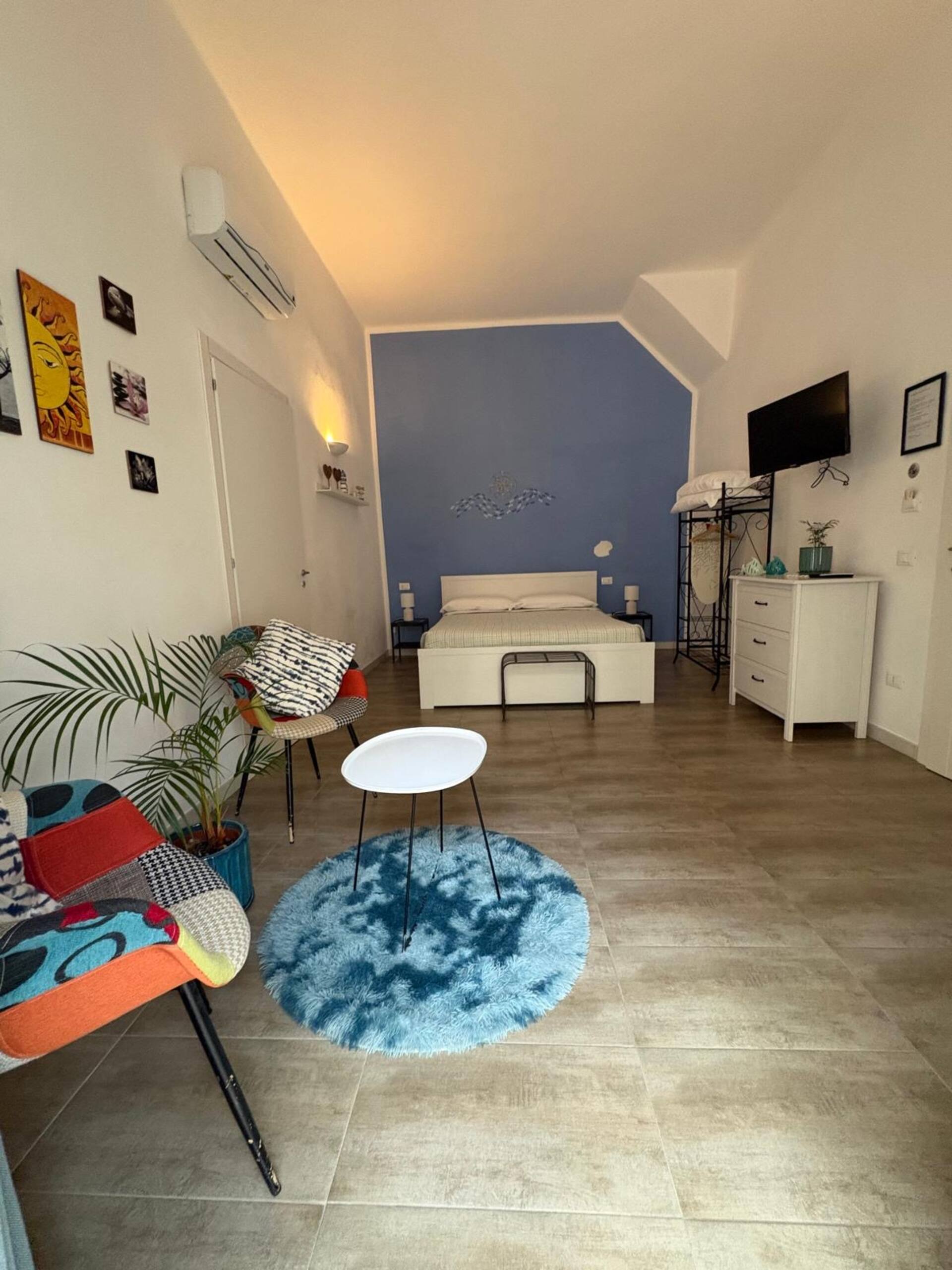 Room in the heart of Monopoli's historic center