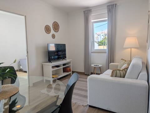 Top Airbnb: Lovely & bright renovated apt. w/ balcony in Lagos em Faro