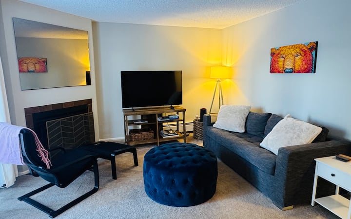 Near Airport | 1br/1ba | First Floor | Carport - Anchorage