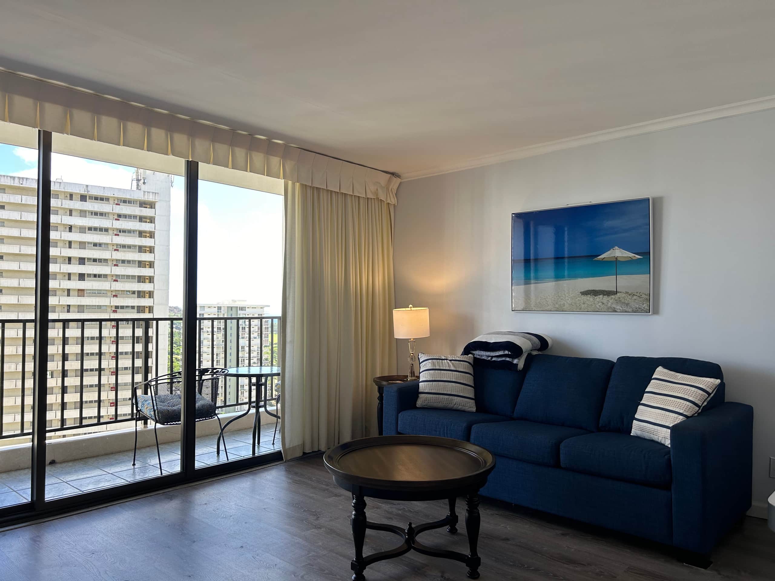 WB1909 Waikiki Steps to the Beach Wifi Ocean View - Image 2