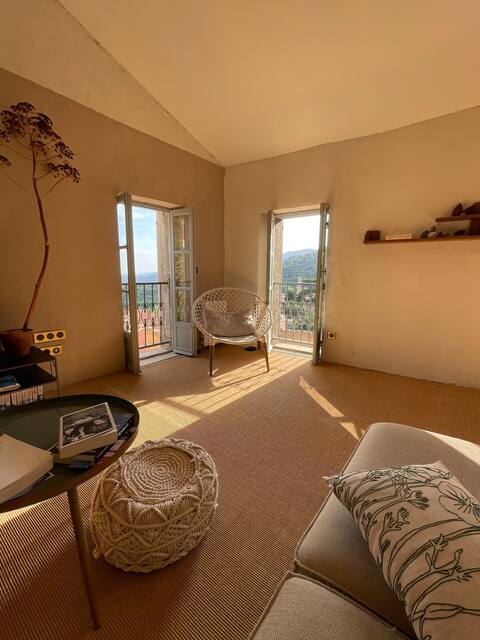 Village house with roof terrace & patio in Balagne