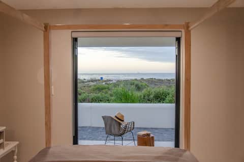 Bella La Vita... a beautiful beachfront Villa.