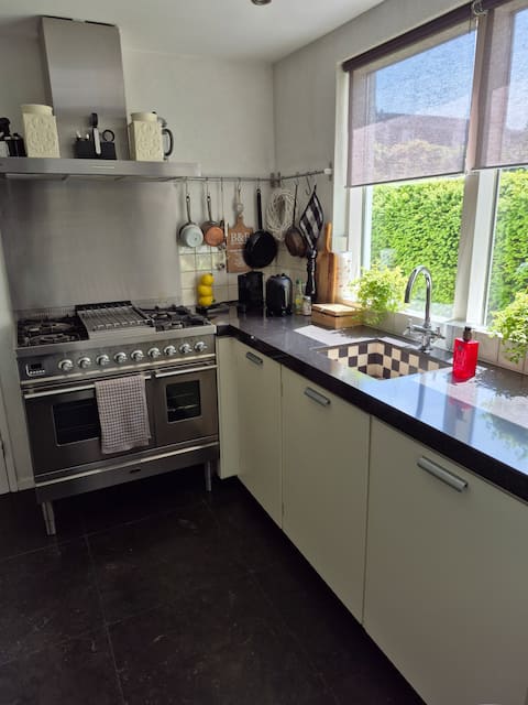 10 minuten in centrum Rotterdam
great breakfast !