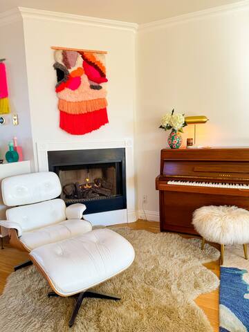 DREAMY PENTHOUSE IN DUMBO W/ OUTDOOR SHOWER gallery image 4