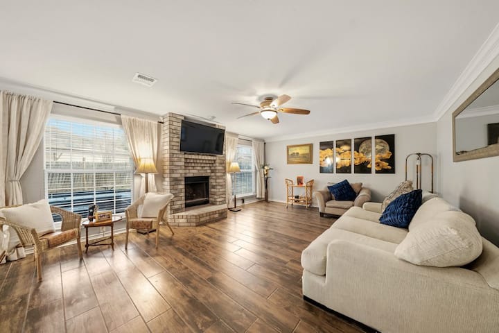 Spacious 4br Home-3mi To The River - 聖馬科斯