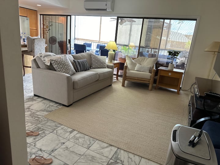 Rare Find -  Spacious 2br, Steps From Ali’i Dr. - Kailua-Kona, HI