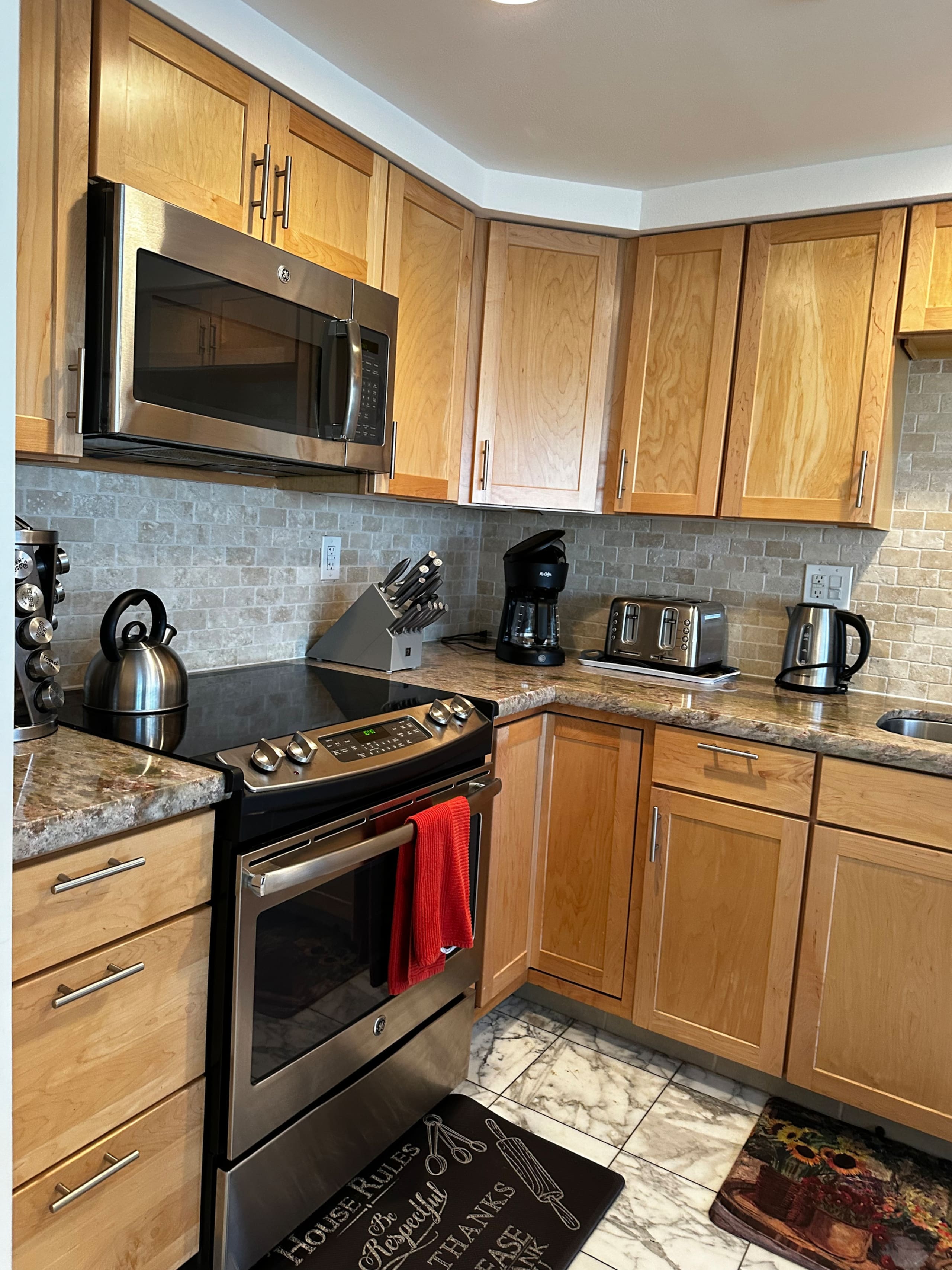 Condo in Kailua-Kona · ★4.92 · 2 bedrooms · 3 beds · 2 baths - Image 9