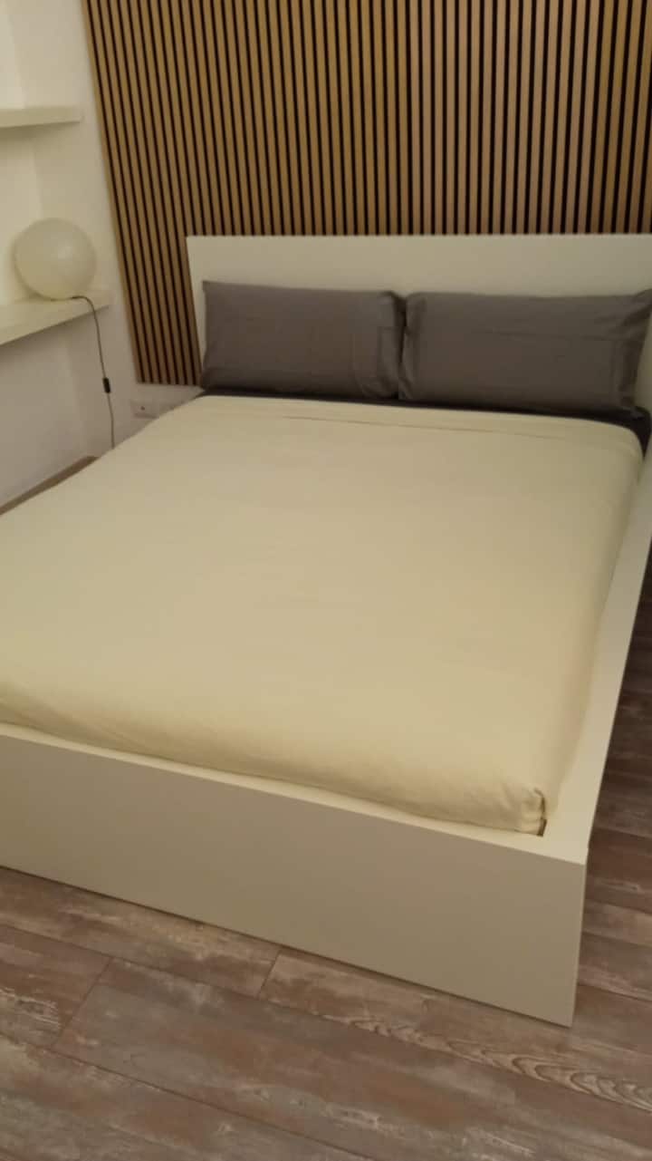 kitanda cha watu wawili 160x200, godoro la kumbukumbu lenye starehe sana lililonunuliwa 2024