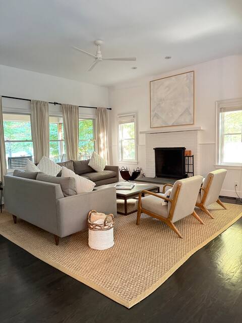 Amagansett Farmhouse Retreat - Heated Pool Open