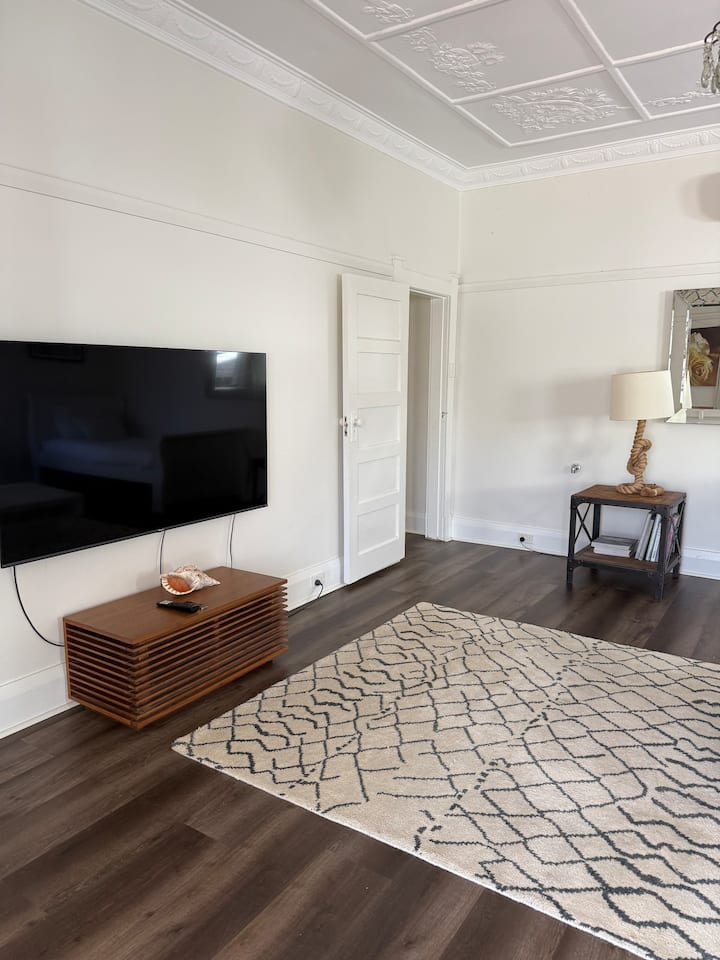 1/ 2 Bed Apt +Terrace +Parking On Site. - Coogee
