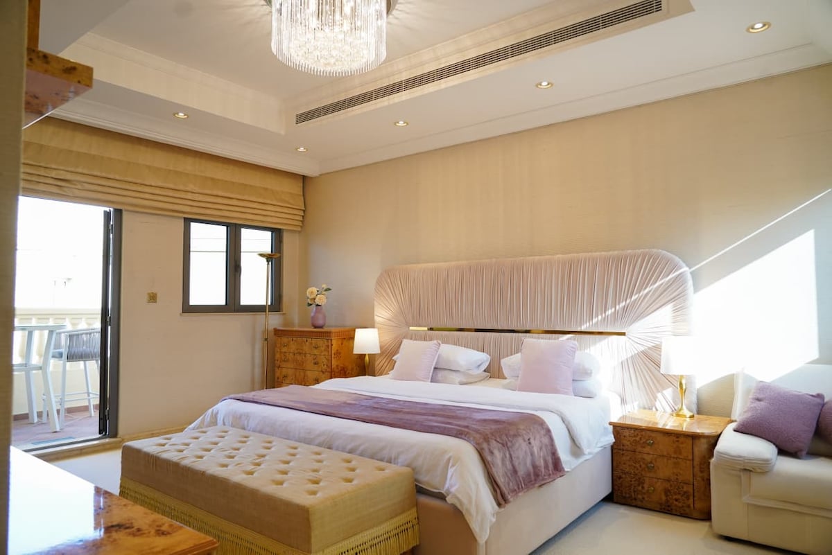 Stunning Signature Villa in Palm Jumeirah Dubai - 3