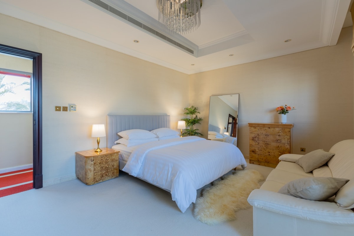 Stunning Signature Villa in Palm Jumeirah Dubai - 4
