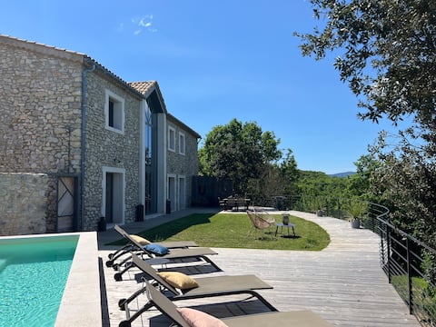 Exceptional panorama with private pool and hot tub