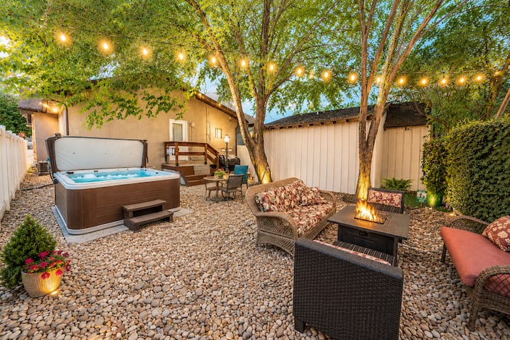 Hot Tub, BBQ, & Firepit by USU Eastern & Wave Pool